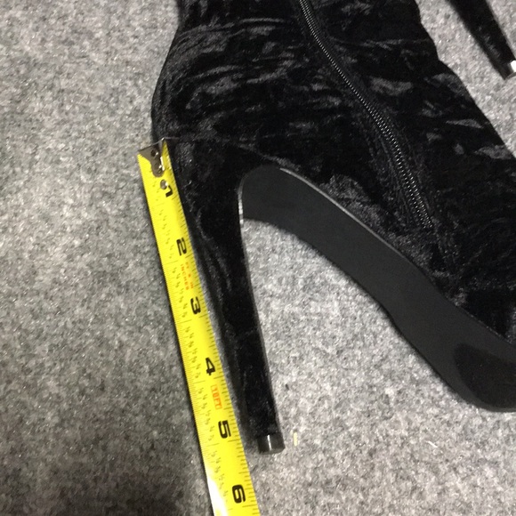Shoedazzle Black Velvet Heeled Boots size 7.5 - Picture 6 of 7